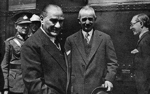 Atatürk cumhurbaşkanlığı Dönemi Resimleri