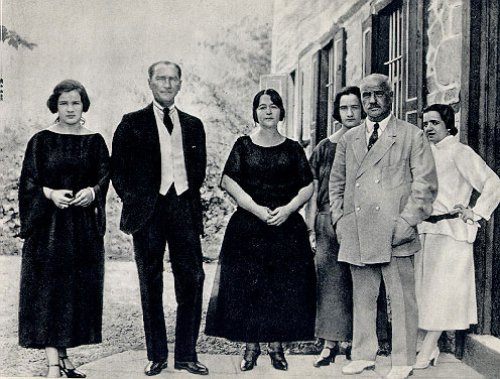 Atatürk Aile Resimleri