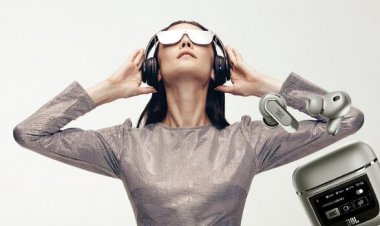 Ekranlı kulaklık dönemi... Teknoloji devleri kablosuz kulaklıkları bir adım ileriye taşıyor