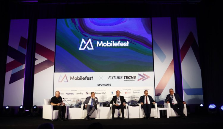 3. Mobilefest İletişim Teknolojileri Fuarı ve Kongresi kapsamında "Ulusal Teknolojik Ekosistemin Desteklenmesi" başlıklı panel gerçekleştirildi.