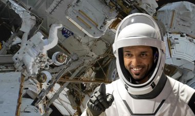 Uzay tarihine geçti: Uzay yürüyüşü yapan ilk Arap astronot oldu