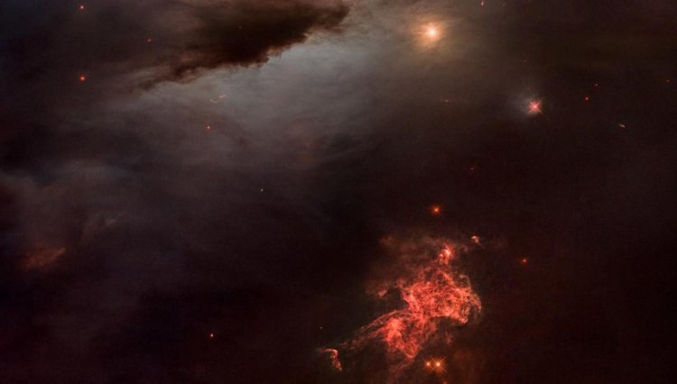 Hubble'dan gözalıcı fotoğraf: Yıldız oluşum bölgesi görüntülendi