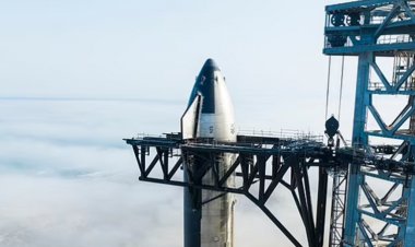 SpaceX, dünyanın en güçlü roketinin fotoğraflarını paylaştı: Fırlatılmaya hazır