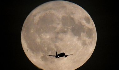 Gökyüzünde ‘geçit töreni’: Beş gezegen Ay ile aynı hizaya geldi