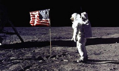 Roscosmos'un eski başkanı: Apollo 11'in Ay'a indiğinden şüphe duyuyorum