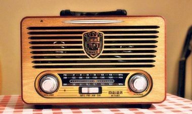 RTÜK'ün araştırmasına göre, Türkiye'de günlük radyo dinleme süresi 1 saat 40 dakika